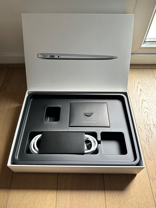 MacBook Air 13” i5, 8 Go RAM, SSD 128 Go, Très bon état Silver Argent