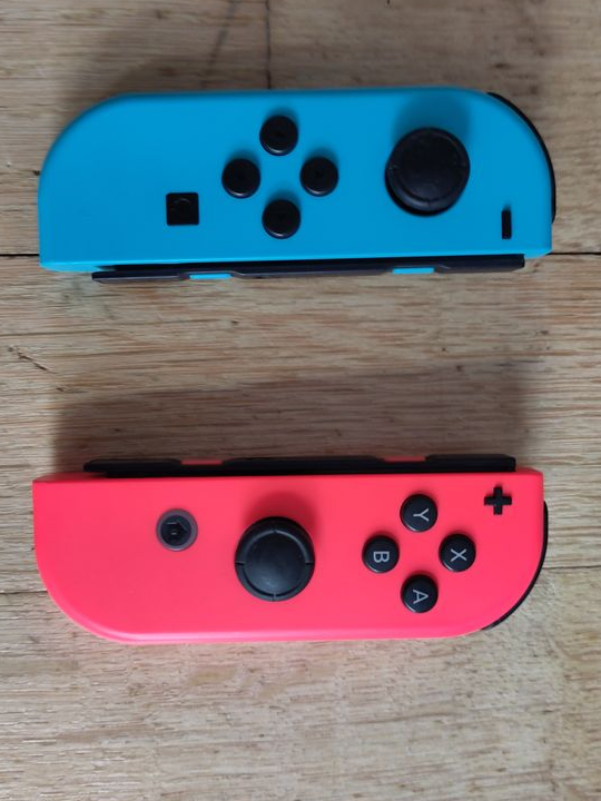 Console de jeux Nintendo Switch et accessoires