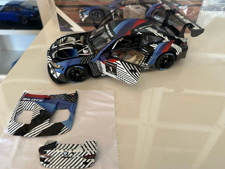 BMW m4 gt3 minichamps 1/18