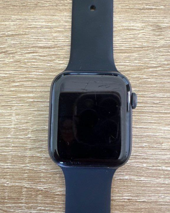 Apple Watch Série 6 – 44 mm – GPS – Noir + accessoires