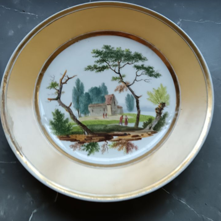 4 assiettes 18e en porcelaine de Paris