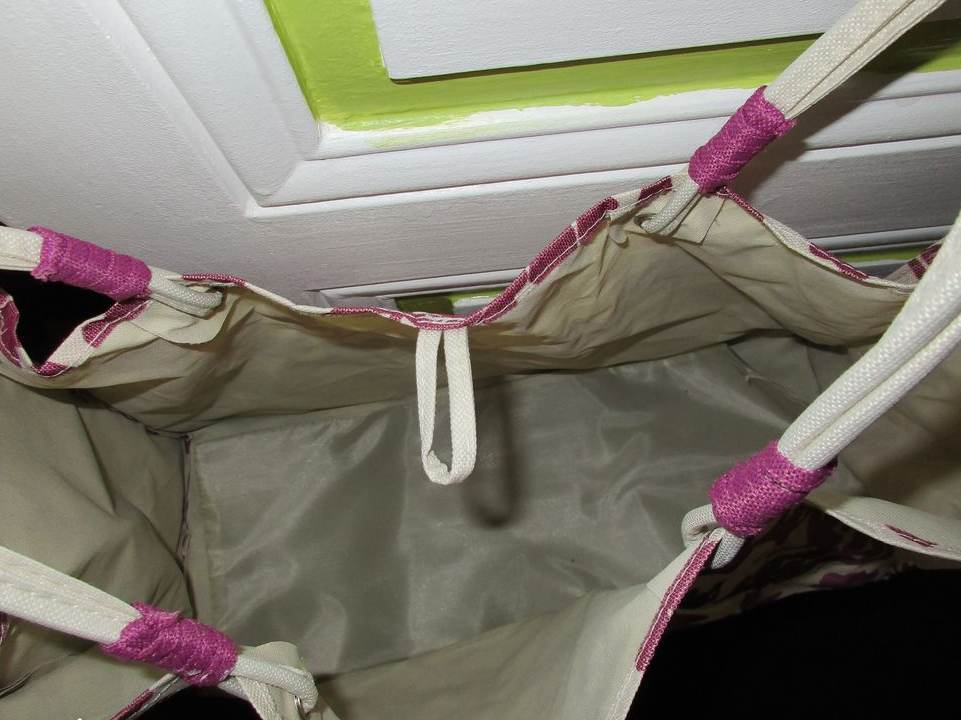 1 Sac d'Eté Toile Plastifiée Femme Dessins Mauves Très Bon Etat