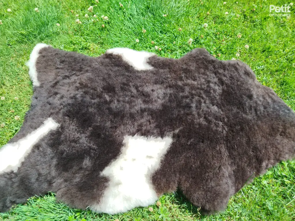 tapis en peau de mouton suédois