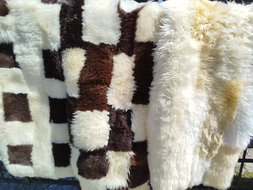 Tapis patchwork en peau de mouton, 2 m