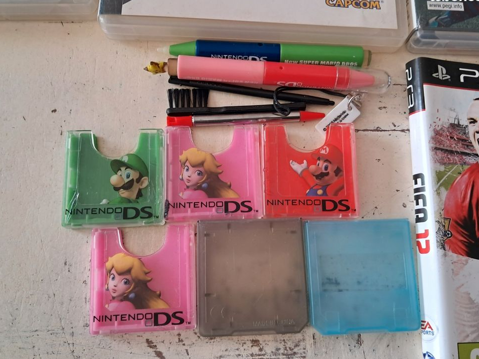 Lot boîtes ps2 ps3 xbox ps4 psp Nintendo ds gameboy gamecube