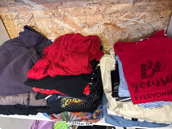 Lot de 20 articles femme t s