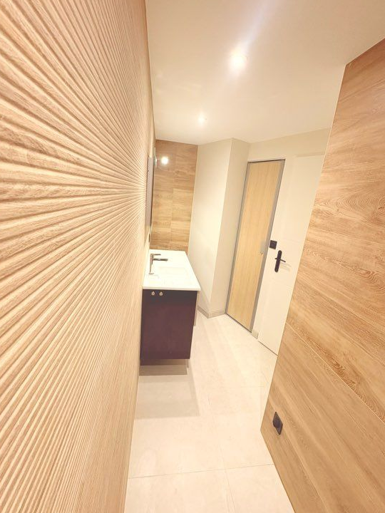 Duplex T3 54 m2 - Entrée indépendante- Proche gare - Climatisé - Faibles charges