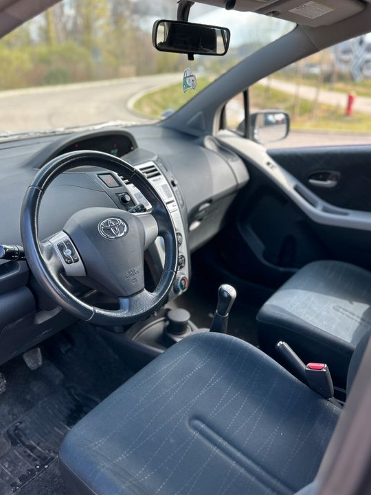 Toyota yaris ii 1.3 vvt-i 87 limited edition – 116.000km clim suivie entretien