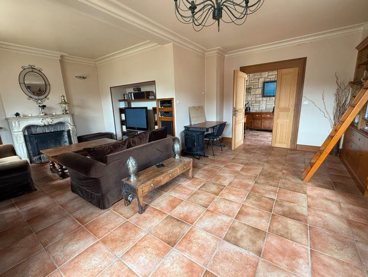 Maison 13 pièces 266 m²