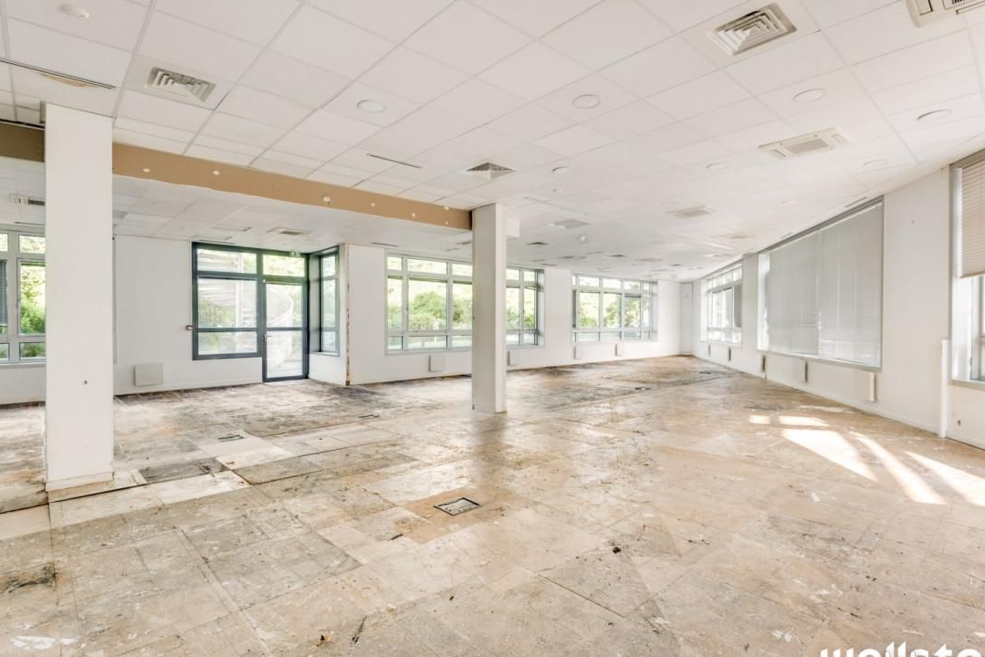 Bureaux 2 828 m²