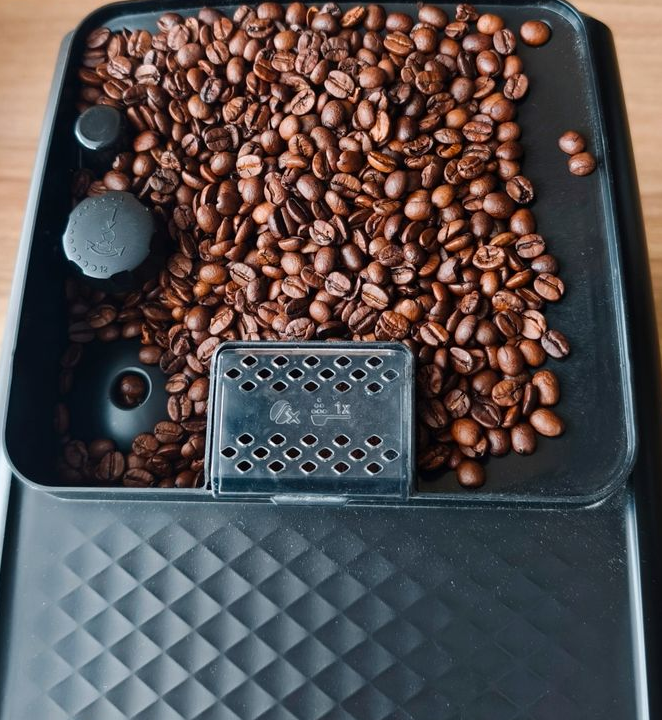 Machine à café grains broyeur Philips lattego 2200 et filtre neuf