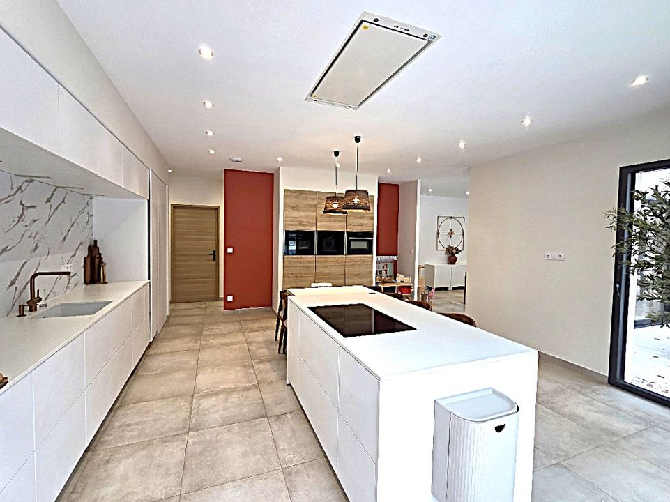 Maison 7 pièces 231 m²