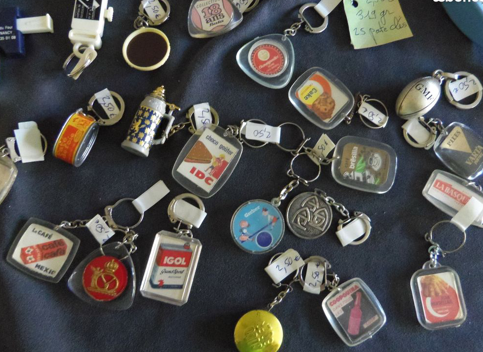 Porte Clés Vintage – ± 25 Pièces - Toutes Marques - Lot N° 4