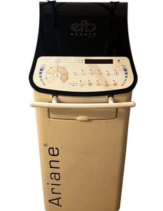 Machine esthétique lumière pulsée ARIANE NG marque eurofeedback photo rajeunissement et dépilation