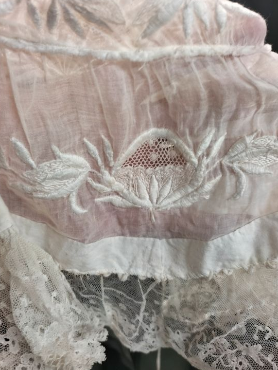 Coiffe dentelle chapeau beguin