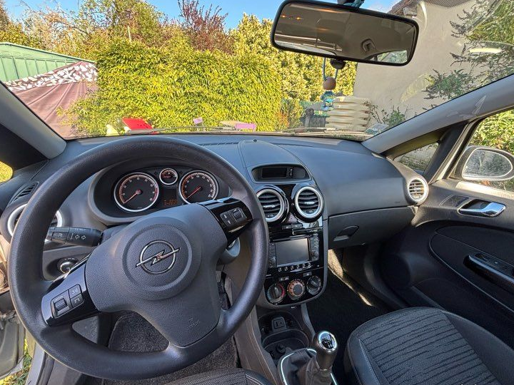 Opel Corsa 1.4 - Faible kilométrage - Très bon état - Essence