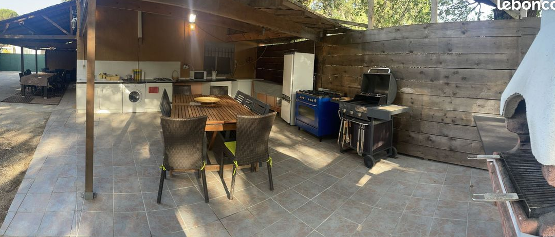 VILLA 160 m² - 11. Pers / a 5 mn plage- climatisé - 6 chambres - 5 salles de bains- 12 pers- PISCINE : 10 m x 5 m sur DOMAINE PRIVE de 6000 m² de verdure hors Lotissement,