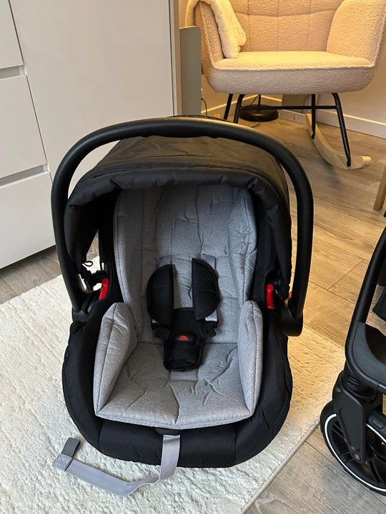 Poussette 3 en 1 NEUVE + cosy + accessoires