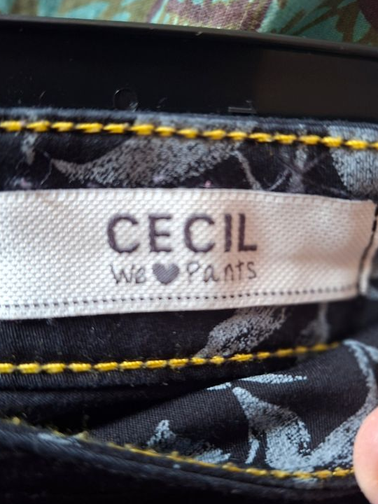 Pantacourt noire femme