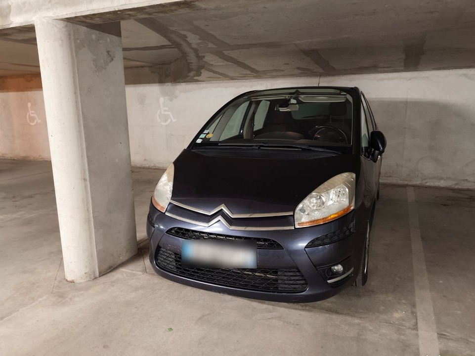 Description :À vendre Citroën C4 Picasso, modèle 2007, moteur diesel, 245 000 km