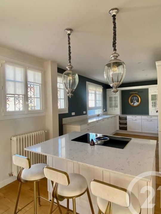 Maison 6 pièces 190 m²