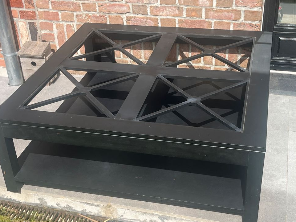 Table de salon en teck repeinte