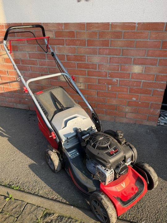 Tondeuse thermique autotracté