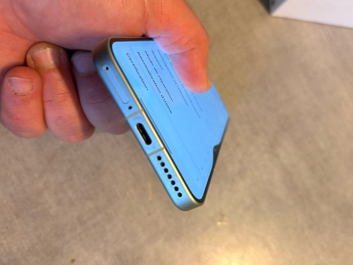 Xiaomi 15 état neuf 256 go 12 go ram