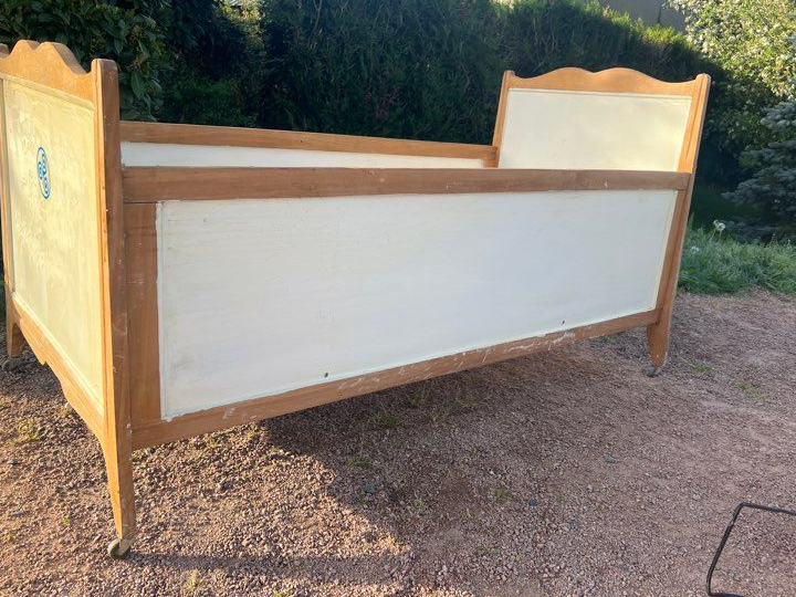 Lit pour bébé ancien