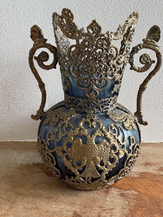 Art nouveau 14 vase cassé verre bleu cerclage métal argenté ciselé aigle papillons vintage ancien