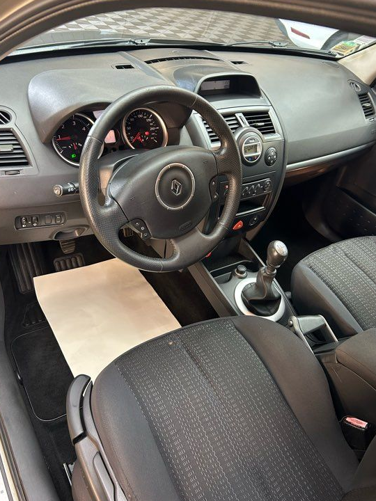 Renault Mégane II Hatchback 1.5 dCi 106cv CARTE GRISE OFFERTE
