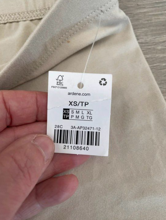 Legging short à dentelle Couleur : beige Marque : Ardene Taille : XS