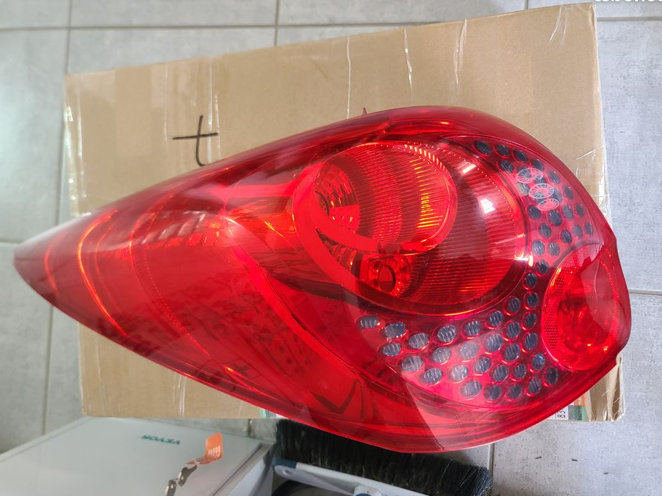 Feux arriere Gauche 207 sw