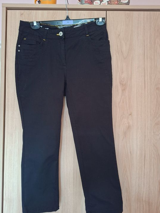 Pantacourt noire femme