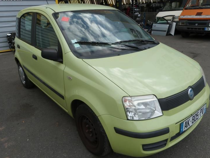 Fiat Panda 2 - 1.1I - 54CV - Vert - Essence - 12/2004 - 5 PORTES 5 PLACES - TOUTES PIECES