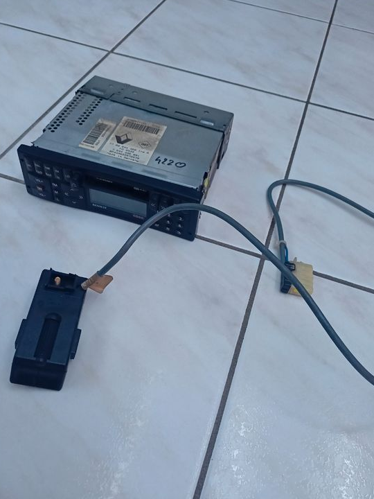 Autoradio blaupunkt G5 4x15w Renault clio R19 R21 R25