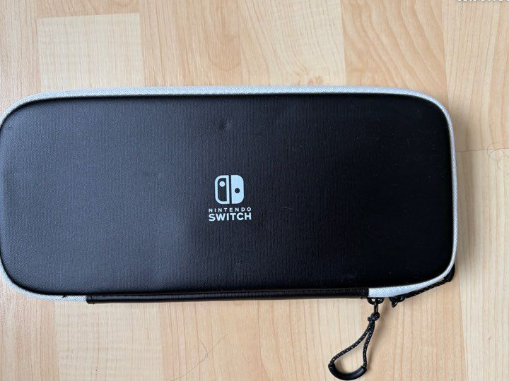 Nintendo Switch OLED (64go) - État neuf