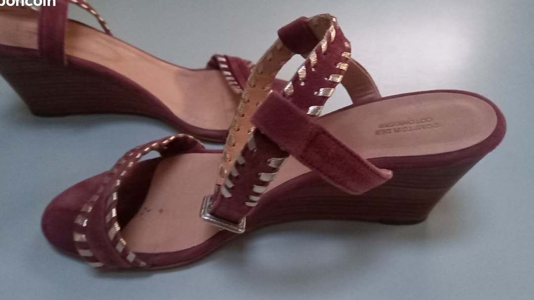 Une paire de chaussures Comptoir des Cotonniers