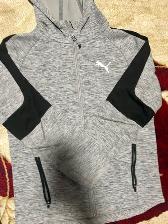 Lot 2 Vestes Zippées PUMA - Taille 13/14 ans - Très bon état