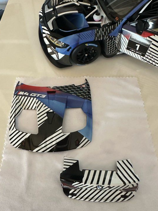 BMW m4 gt3 minichamps 1/18