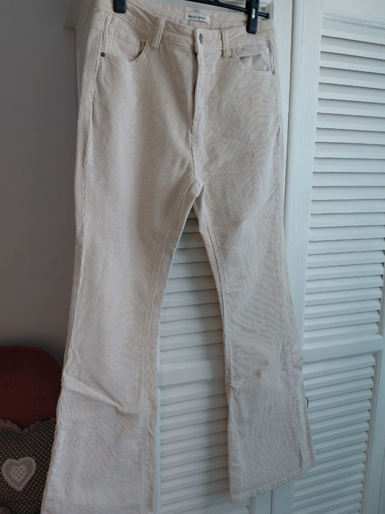 NINA CARTER Pantalon velours crème bootcut MRH49
