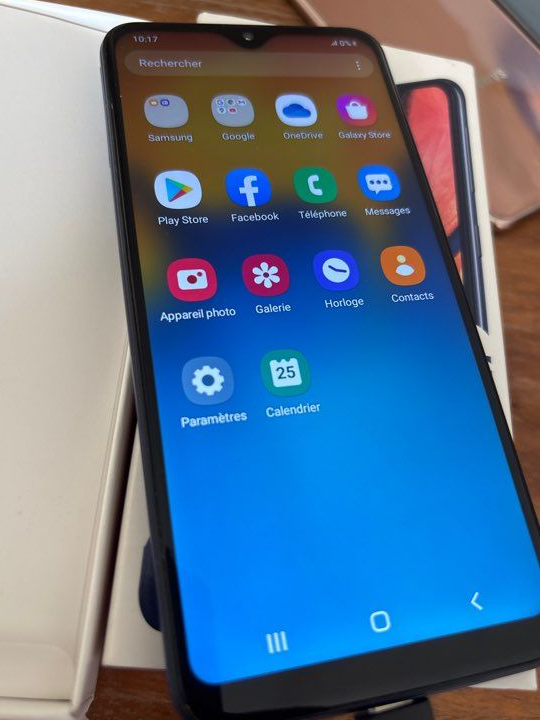 Samsung Galaxy A20e 32 giga bon état 60 euros