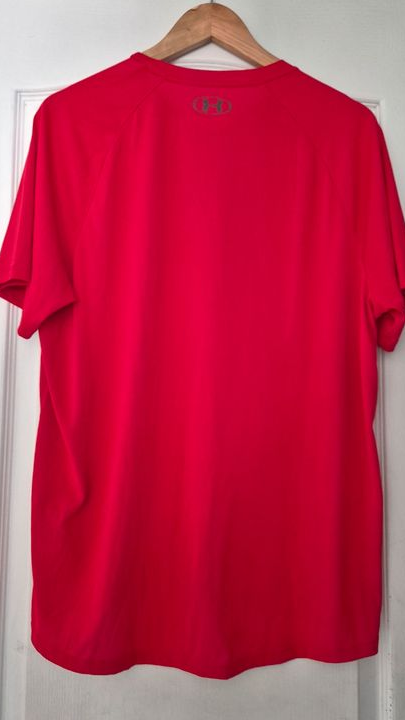 Maillot under amour taille L paiement espece remis en main propre sur villeroy