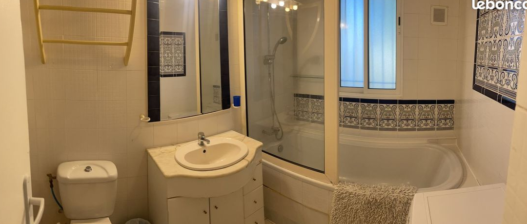 VILLA 160 m² - 11. Pers / a 5 mn plage- climatisé - 6 chambres - 5 salles de bains- 12 pers- PISCINE : 10 m x 5 m sur DOMAINE PRIVE de 6000 m² de verdure hors Lotissement,