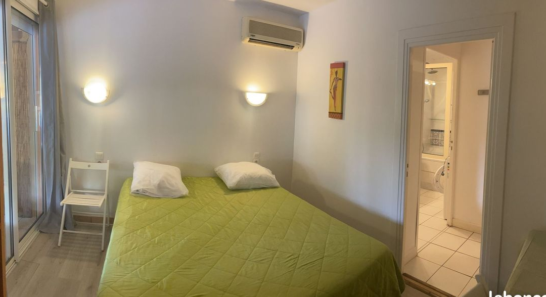 VILLA 160 m² - 11. Pers / a 5 mn plage- climatisé - 6 chambres - 5 salles de bains- 12 pers- PISCINE : 10 m x 5 m sur DOMAINE PRIVE de 6000 m² de verdure hors Lotissement,