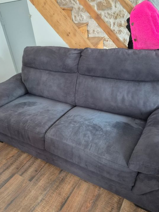 Canapé 3 places – 210 cm – Très propre