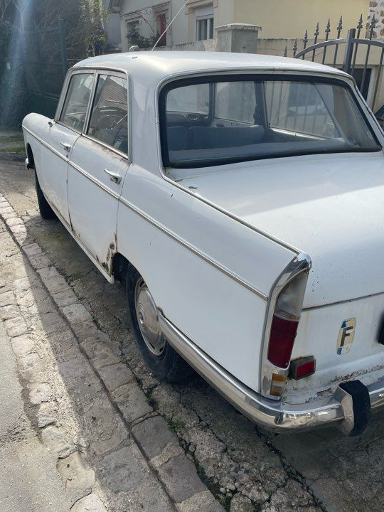 Peugeot 404
