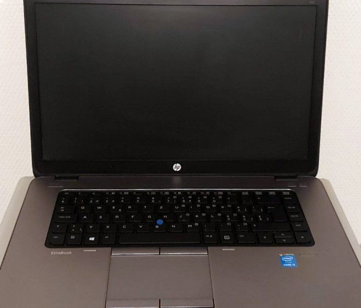 HP EliteBook 850 i5 pour pièces ou réparation