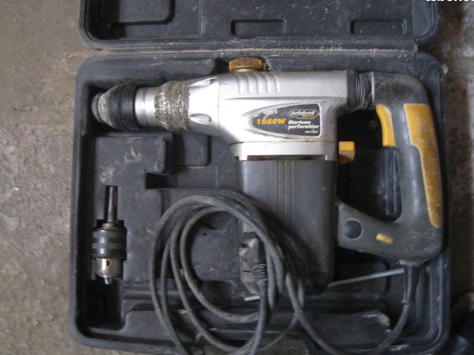Marteau perforateur 1050w