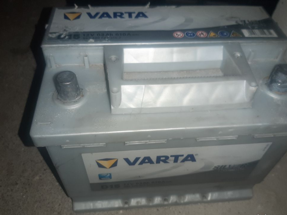 Batterie voiture occasion très bon état Pas cher